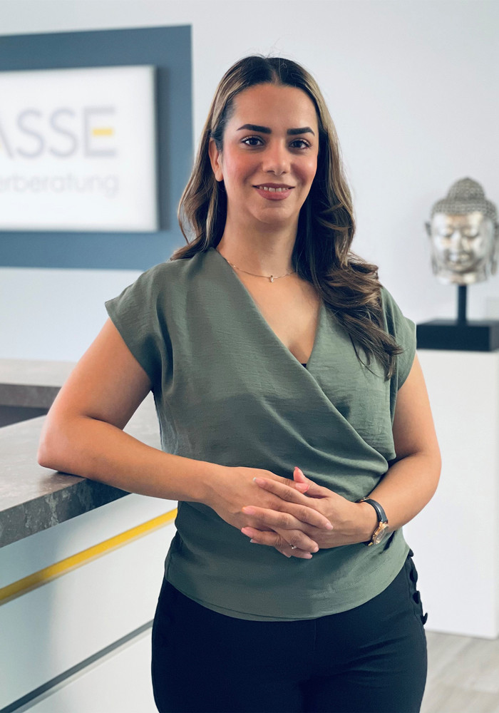 Portraitbild der Buchhalterin Aida Ebadi